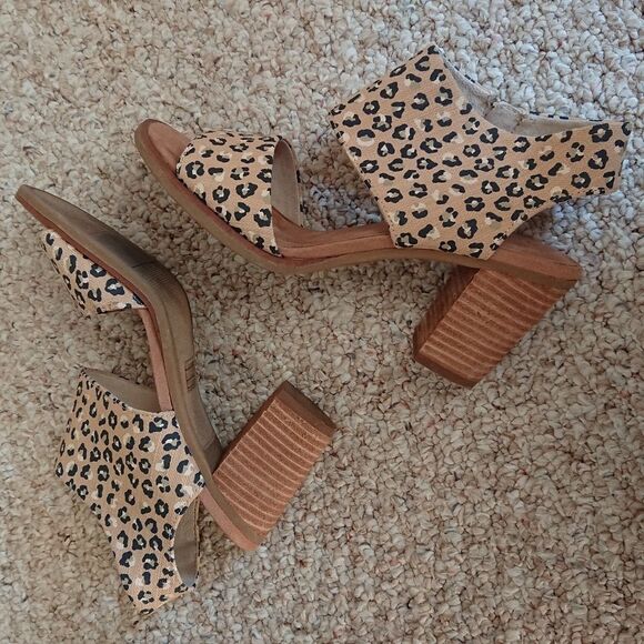 TOMS OrthoLite Majorca Cutout Sandals Natural Textured Cheetah size 7 - Picture 7 of 16